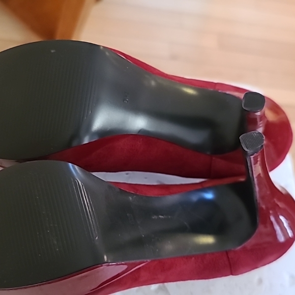 Guess Dark Red Suade High Heels Size 6 - Picture 5 of 5